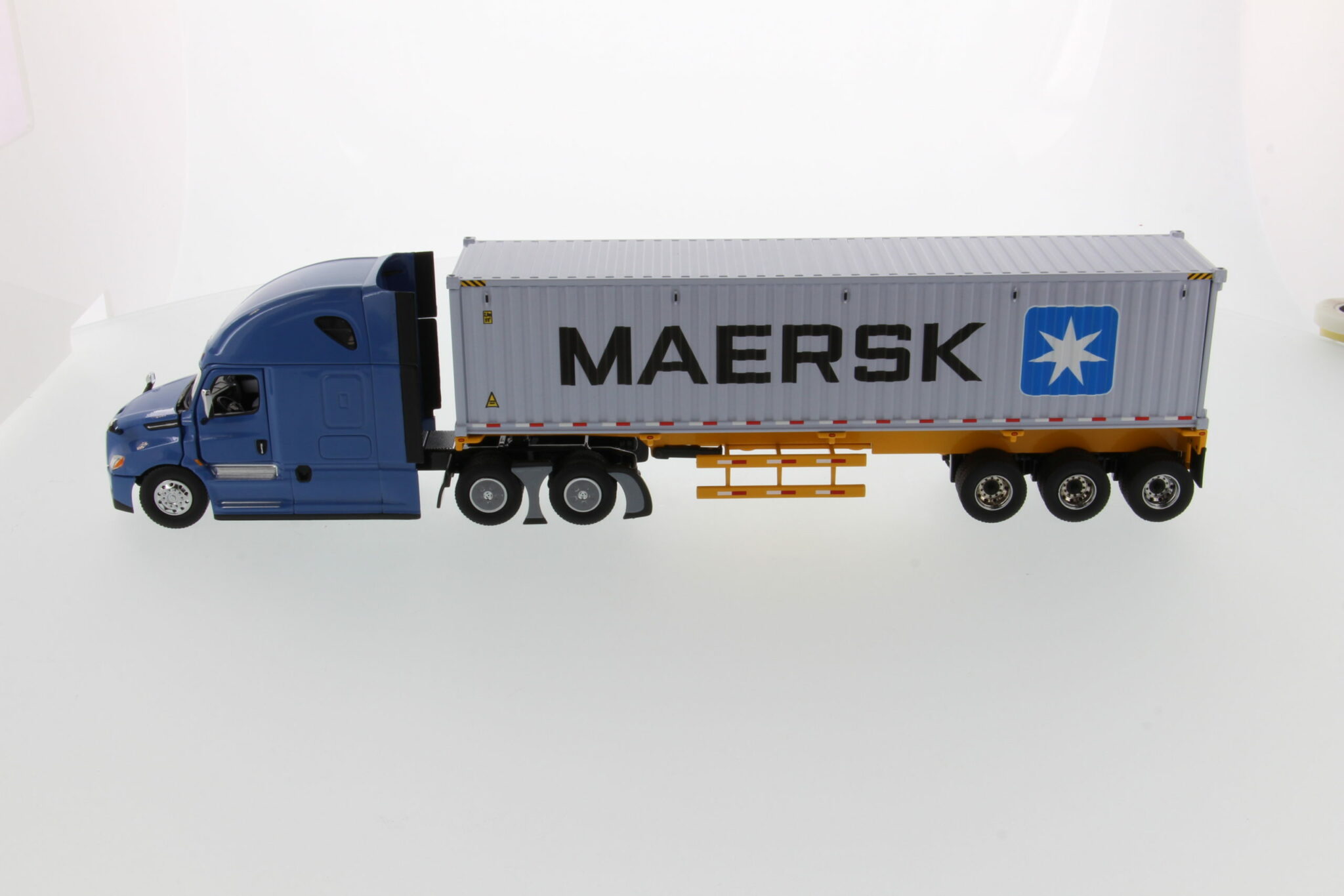 Freightliner 1:50 Diecast New Cascadia with with 40' Dry good Sea Container  - Blue tractor + Yellow trailer + MAERSK container 71048