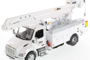 Peterbilt 1:32 scale Model 536 with AA55 Altec Crane. White Truck, White Body 71105